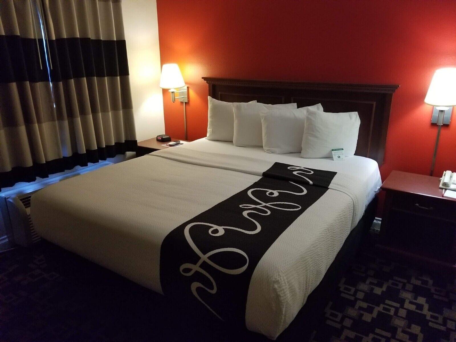 Ramada By Wyndham Oceanside Hotel Екстериор снимка
