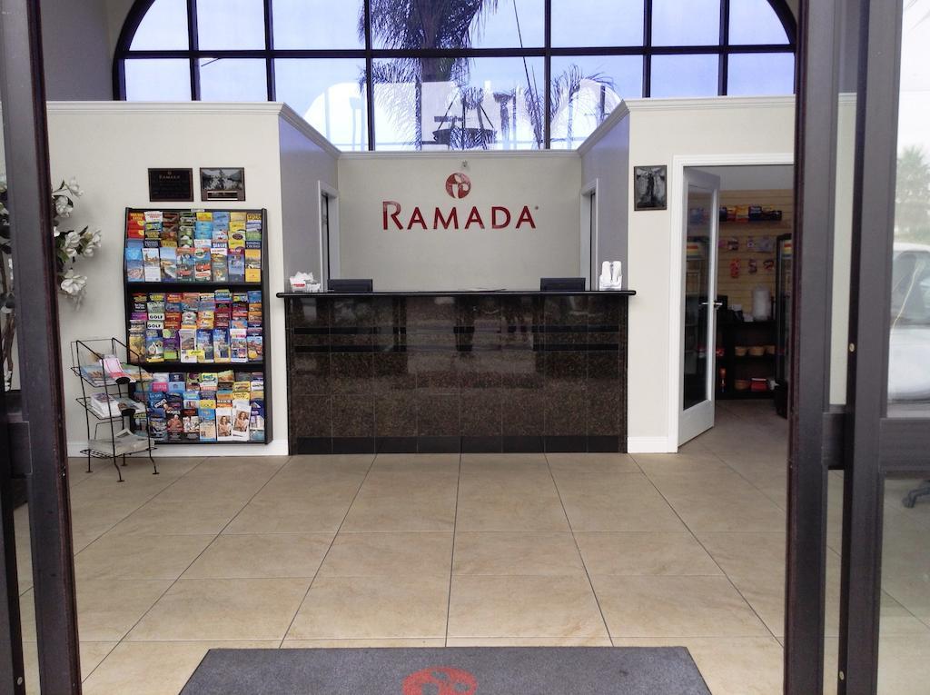 Ramada By Wyndham Oceanside Hotel Екстериор снимка